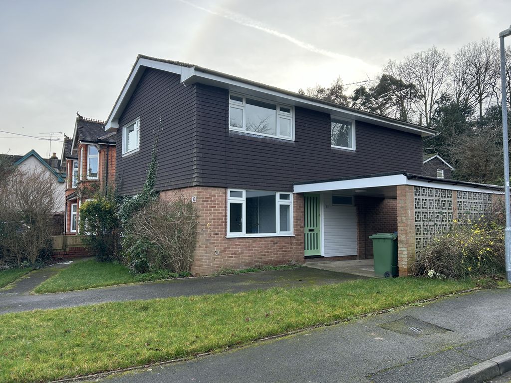 4 bed property for sale in 37 Longdown Road, Sandhurst, Berkshire GU47