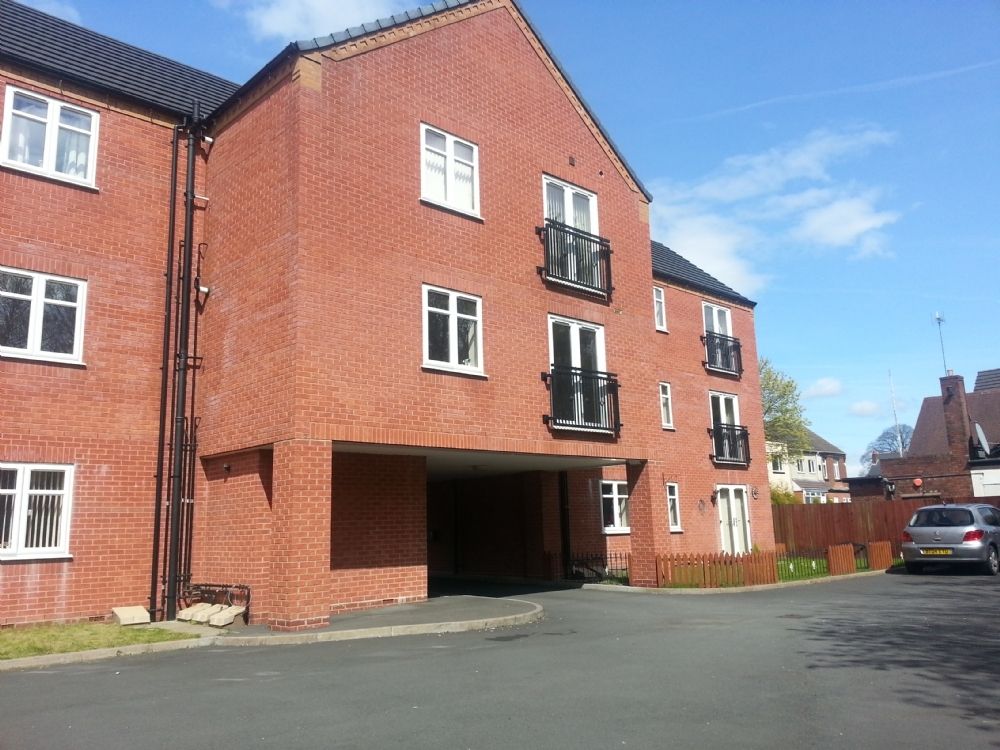 2 bed flat to rent in Harper Street, Willenhall WV13, £600 pcm Zoopla