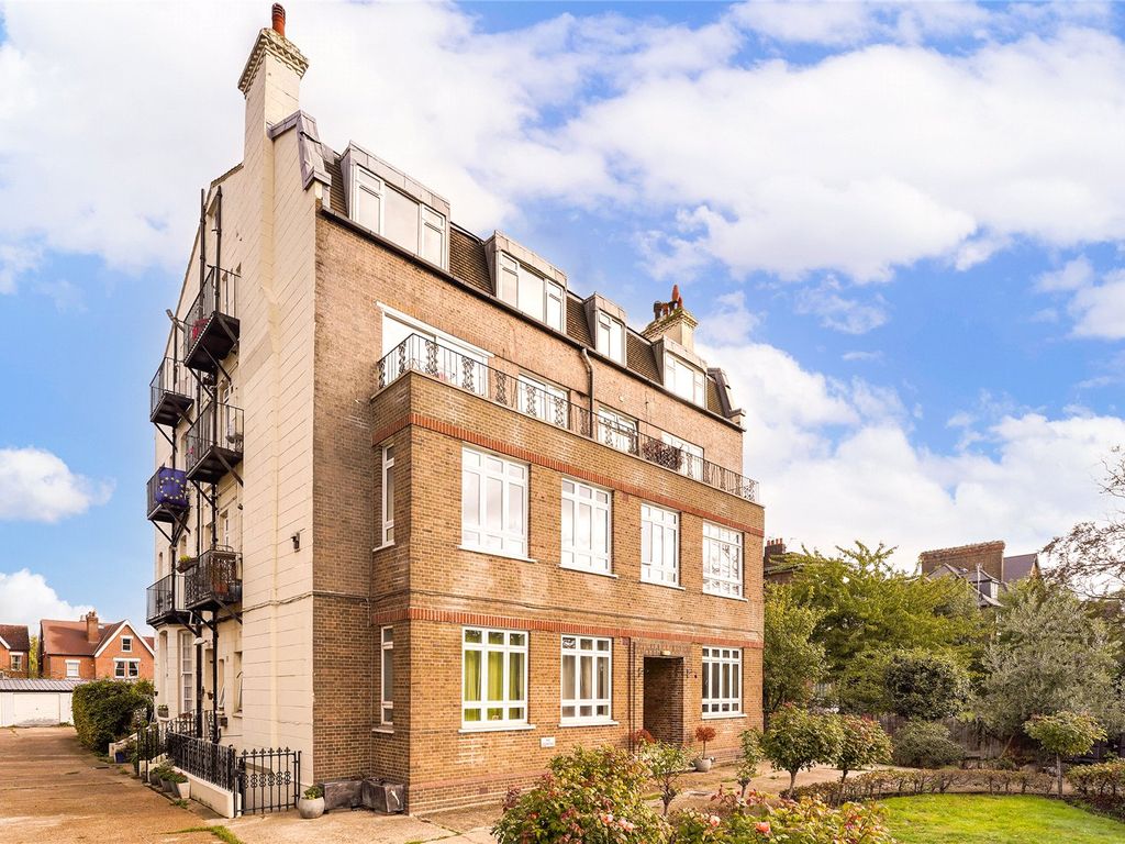 Deepdene Court, 15 Streatham Common North, London SW16