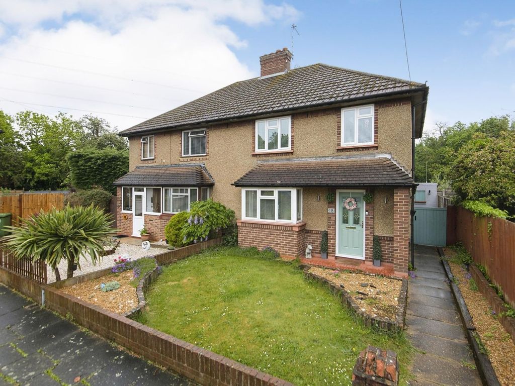 3 bed semidetached house for sale in Brookside Avenue, Ashford TW15 Zoopla