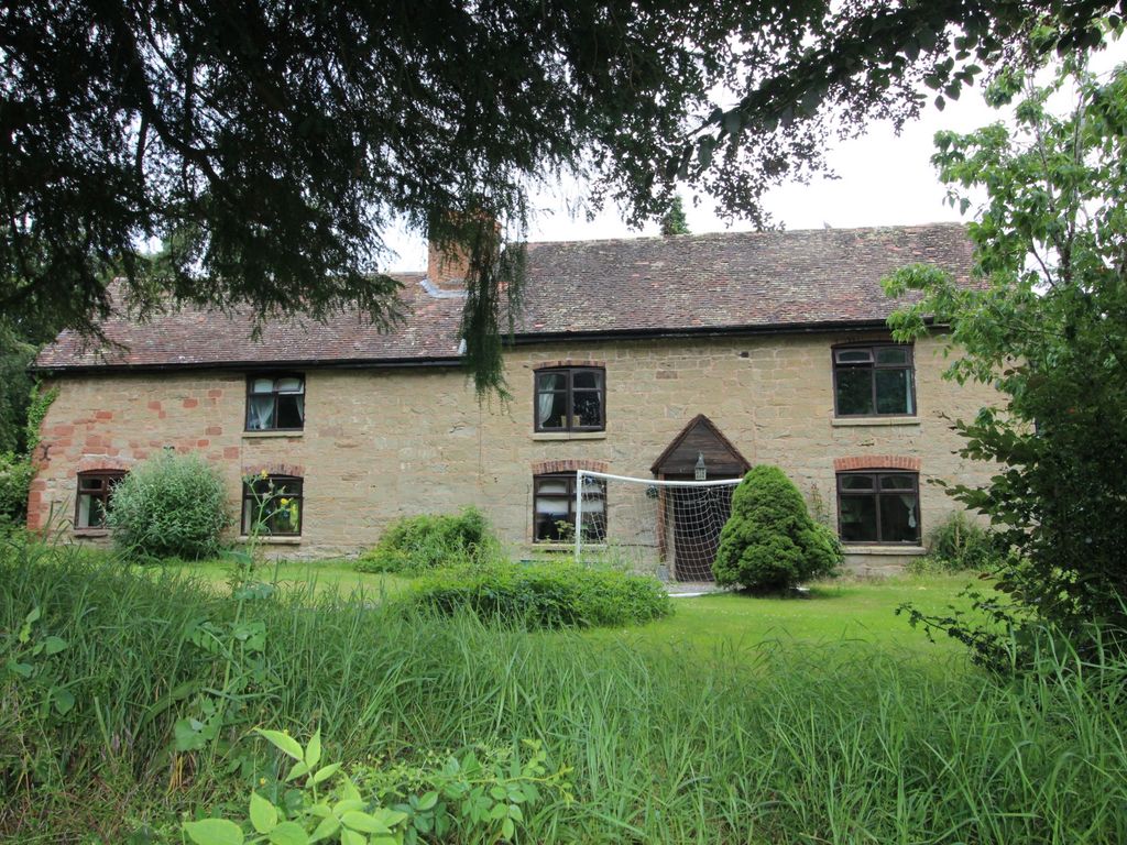 5 bed detached house for sale in Netherton Lane, Netherton WV16, £