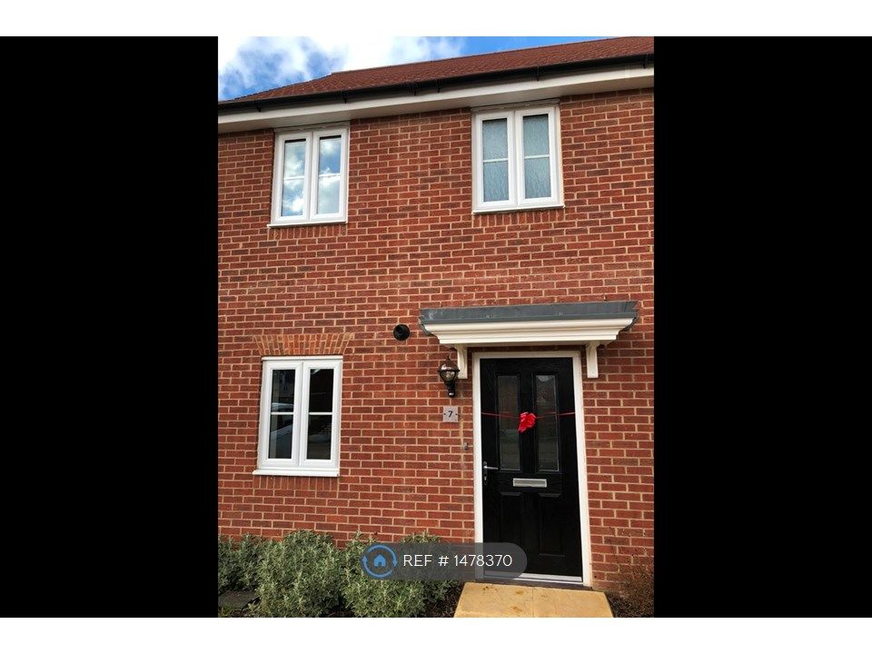 3 bed terraced house to rent in Sutherland Lane, Bedford MK40 Zoopla