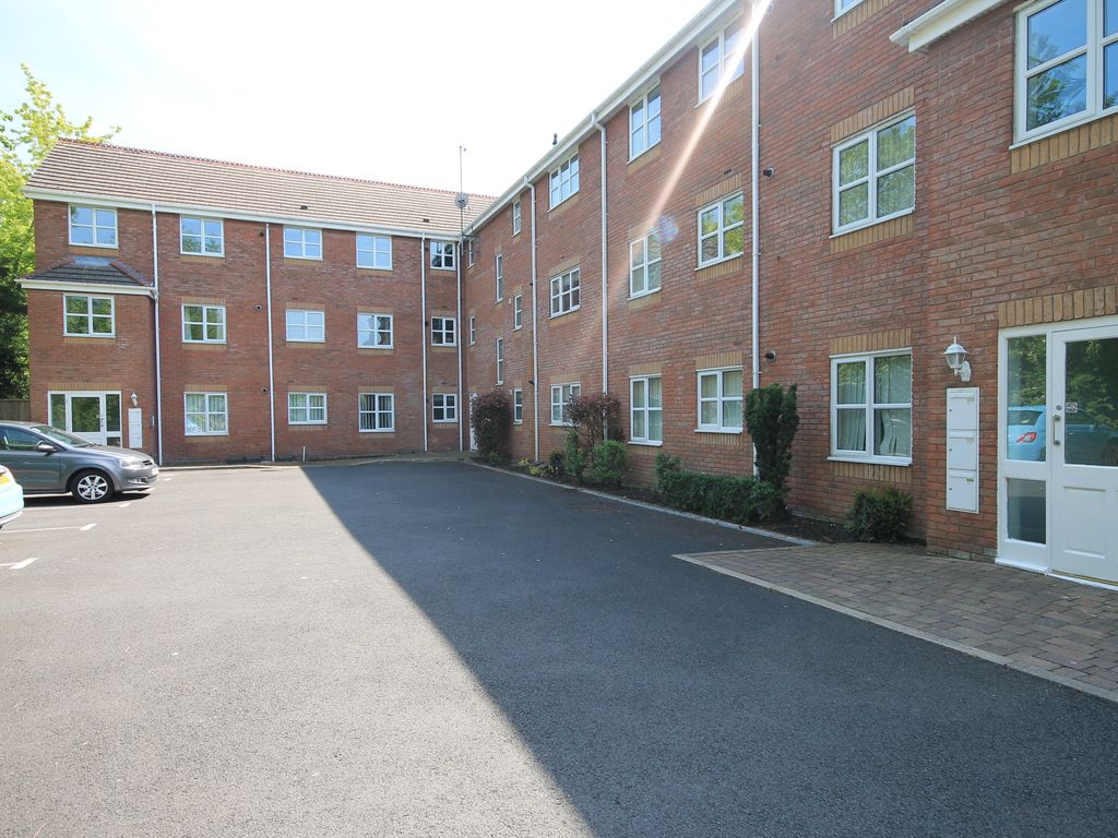 2 bed flat for sale in Forsythia Drive, ClaytonLeWoods, Chorley PR6