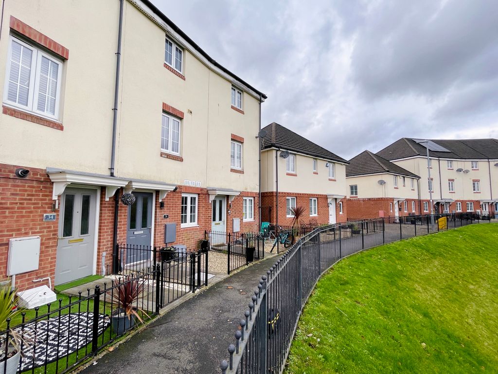 Woodland Walk, Cae Penderyn, Merthyr Tydfil CF48  