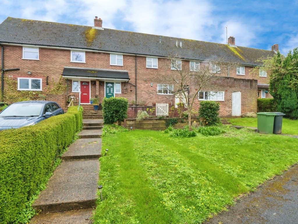 4 bed terraced house for sale in Wavell Way, Winchester SO22, £455,000
