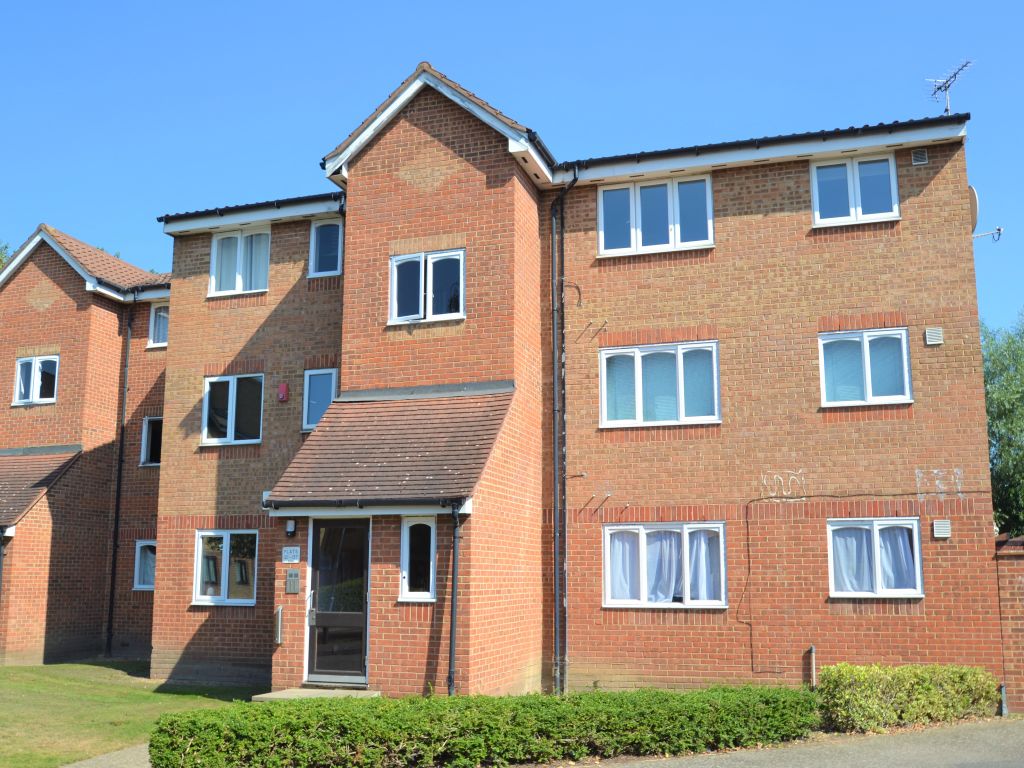 1 bed flat to rent in Plumtree Close, Dagenham RM10 Zoopla