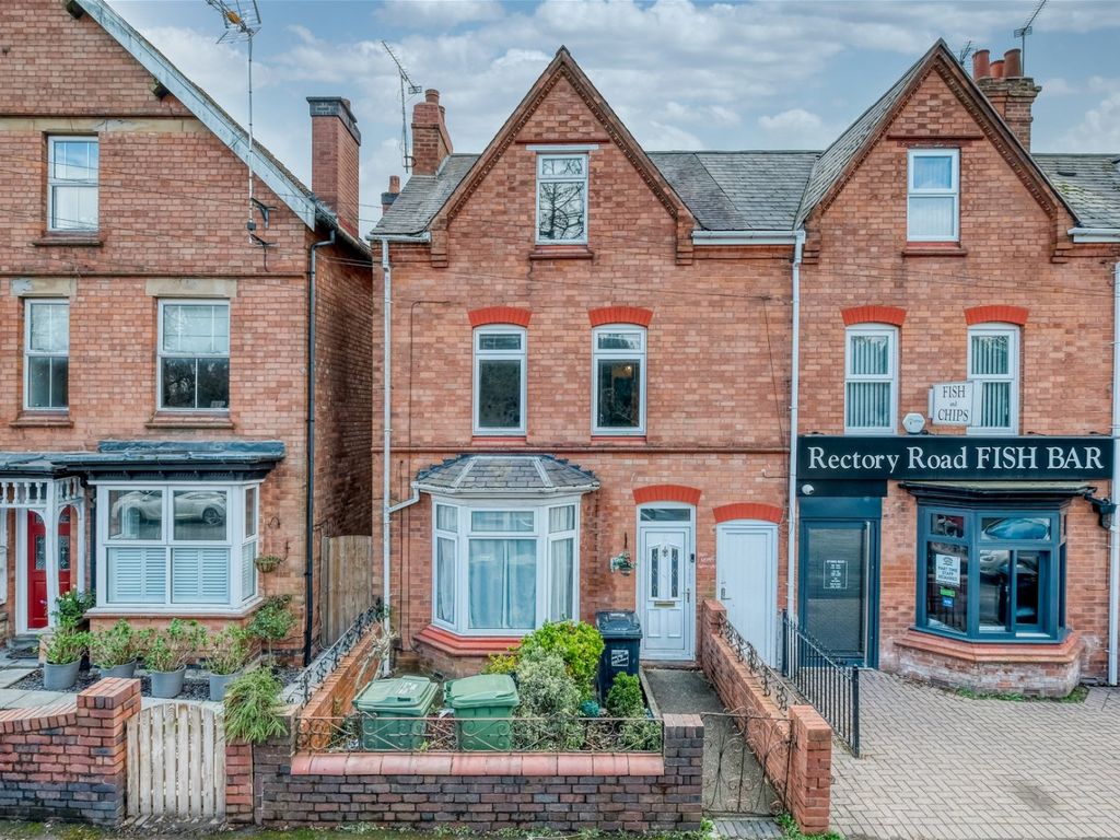 3 bed town house for sale in Rectory Road, Headless Cross, Redditch B97