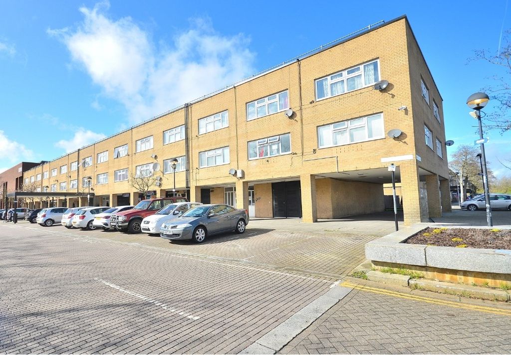 1 bed flat to rent in Silbury Boulevard, Milton Keynes MK9, £900 pcm