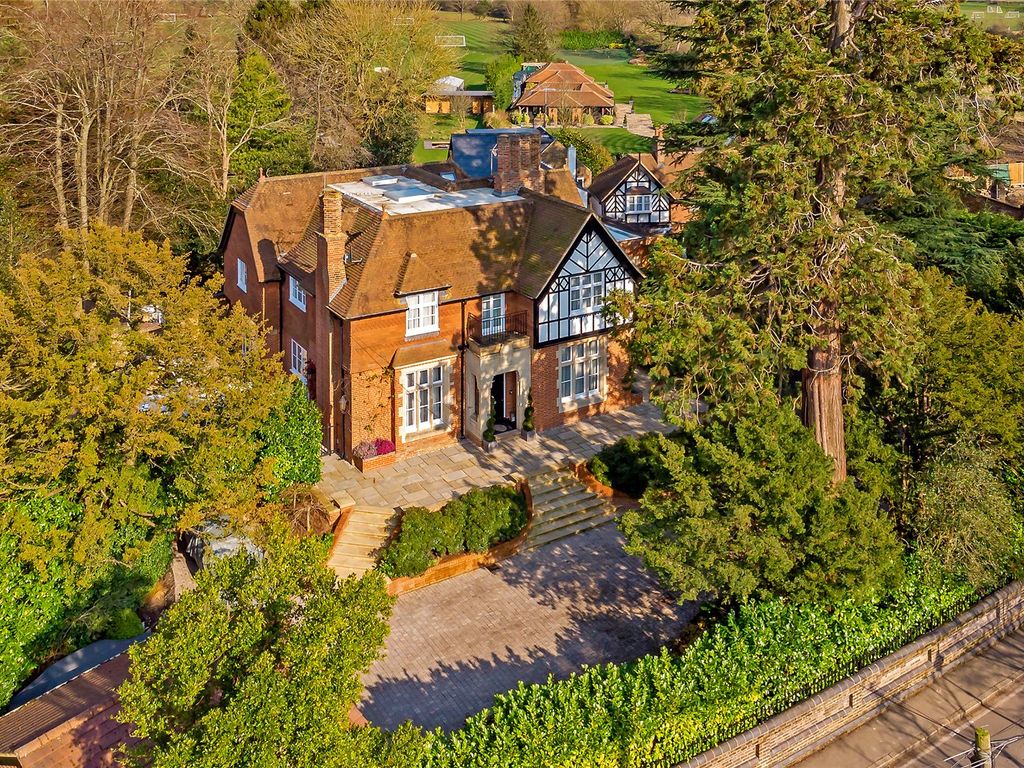 10 bed detached house for sale in Aldenham Road, Letchmore Heath