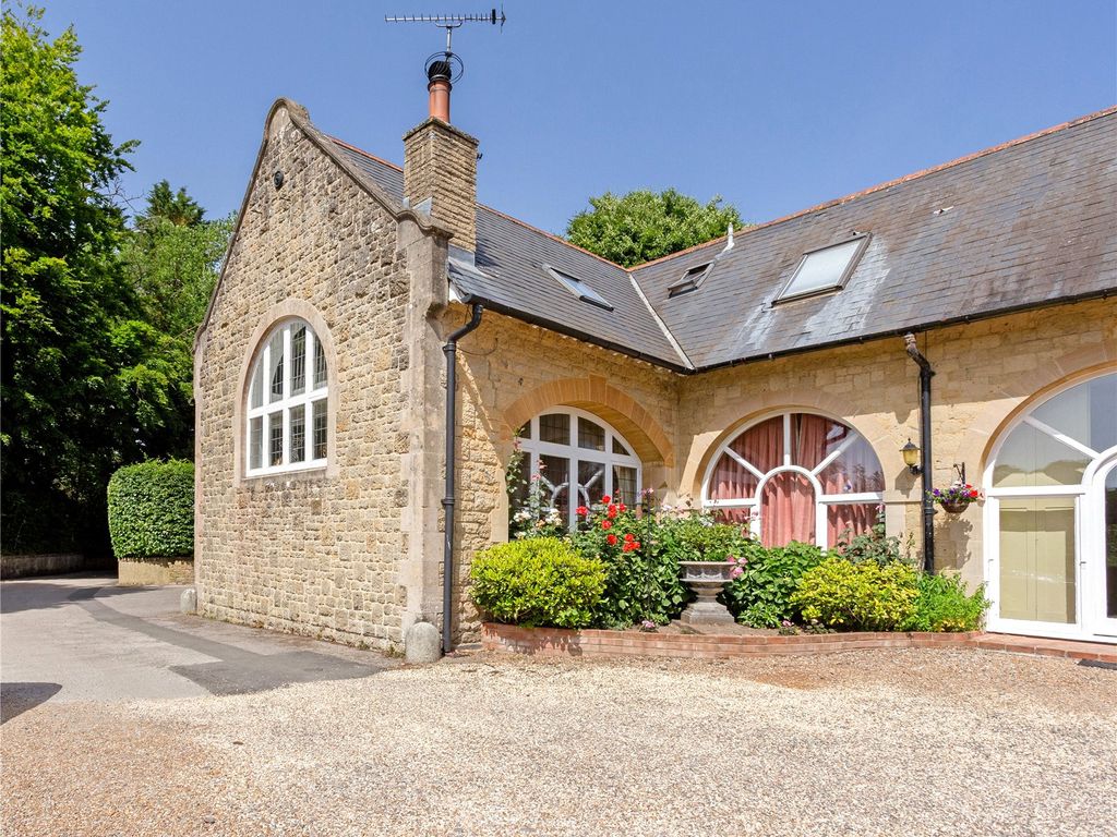 3 bed semidetached house for sale in Victoria Place,