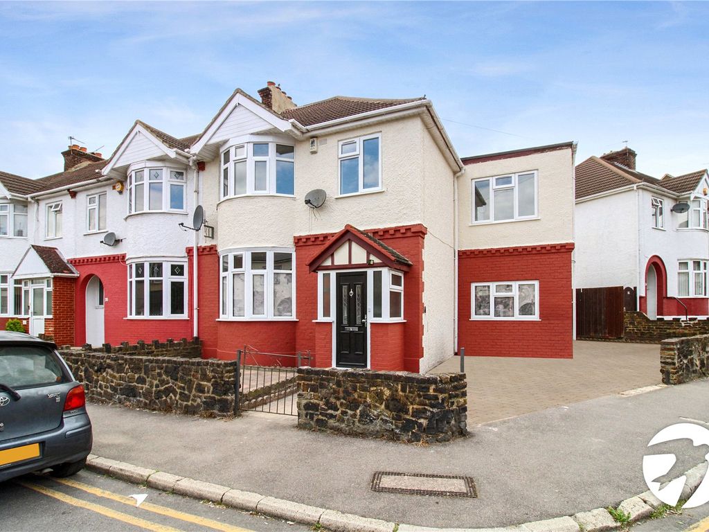 4 bed end terrace house to rent in St. Marks Avenue, Northfleet