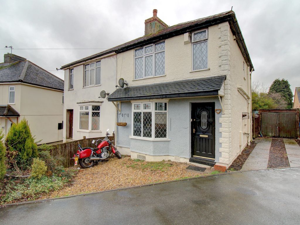 4 bed semidetached house for sale in Mount Avenue, Hednesford, Cannock