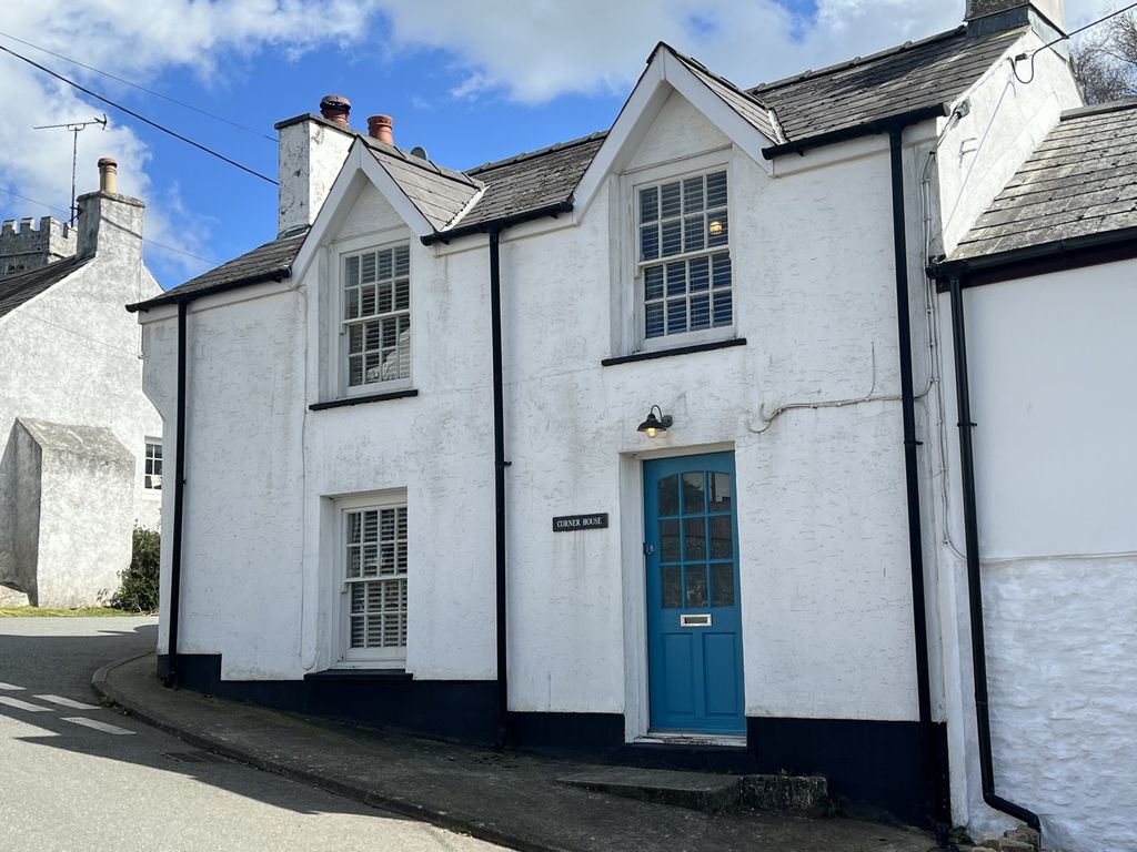 3 bed semidetached house for sale in Corner House, High Street, St