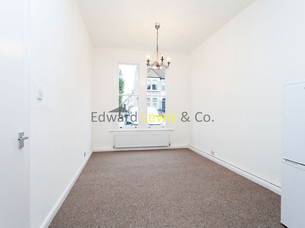 1 bed flat to rent in Orford Road, London E17, £1,452 pcm Zoopla