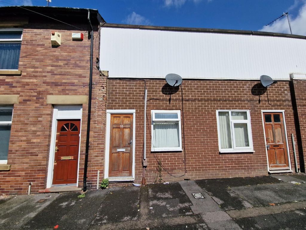 10 Moorcroft Street, Oldham OL8  