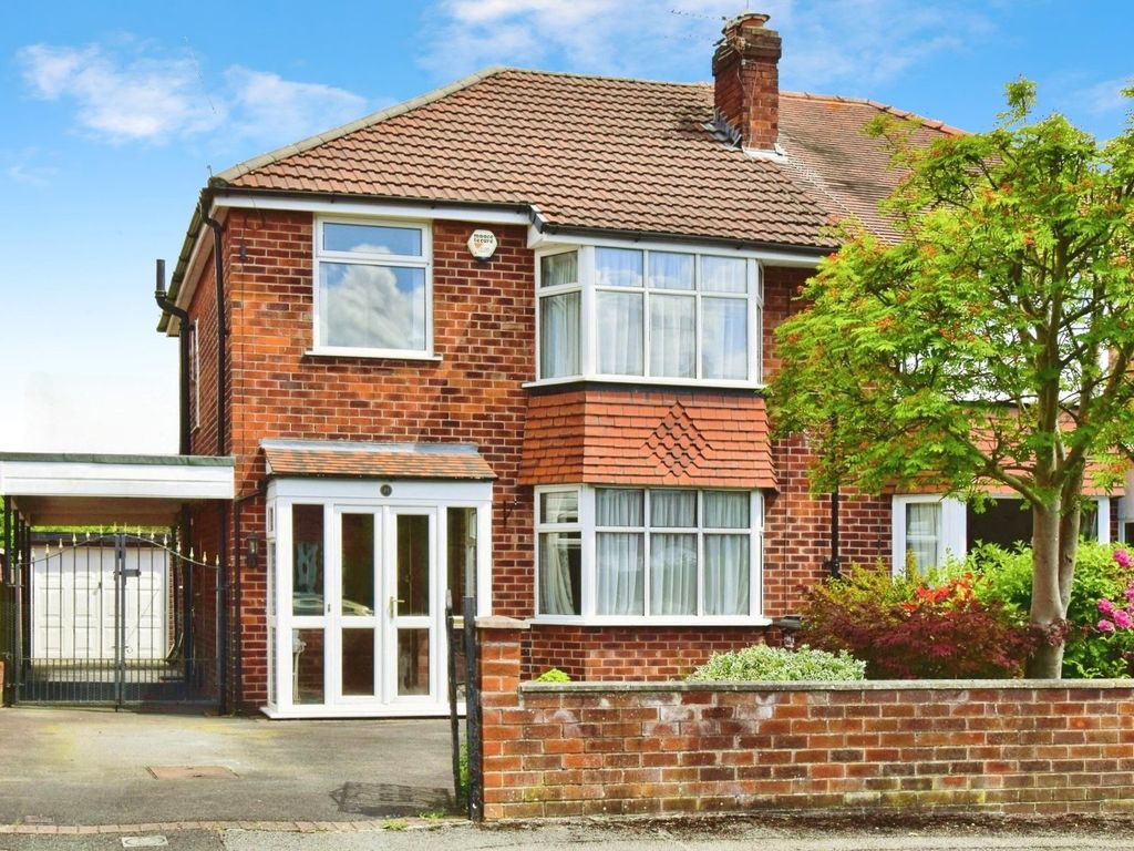 3 bed semidetached house for sale in Marlow Drive, Handforth, Wilmslow