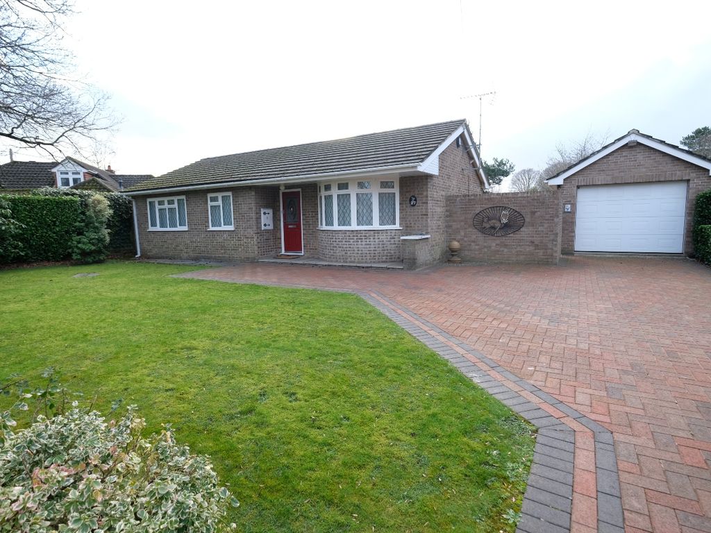 3 bed detached bungalow for sale in Old Magazine Close, Marchwood SO40