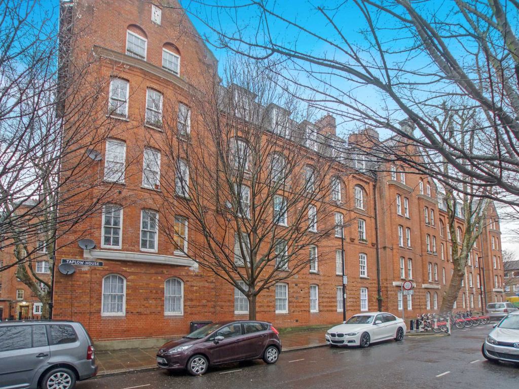 3 bed flat to rent in Palissy Street, Bethnal Green, London E2 Zoopla
