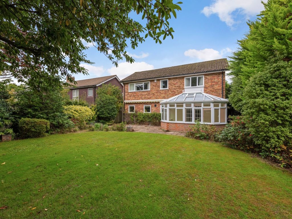 4 bed detached house to rent in Woodmancourt, Godalming GU7 Zoopla