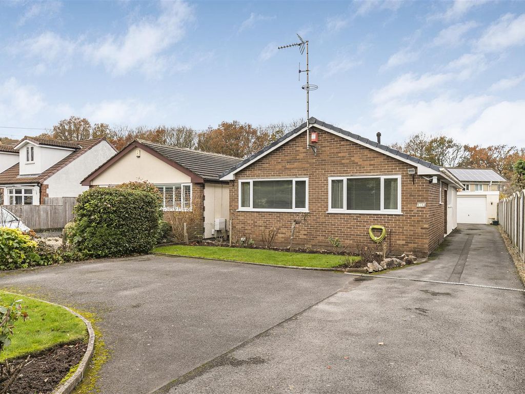 3 bed detached bungalow for sale in Badminton Road, Coalpit Heath