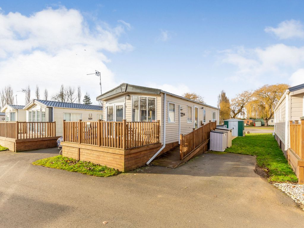 2 bed property for sale in Shark Island, Billing Aquadrome, Northampton NN3 Zoopla