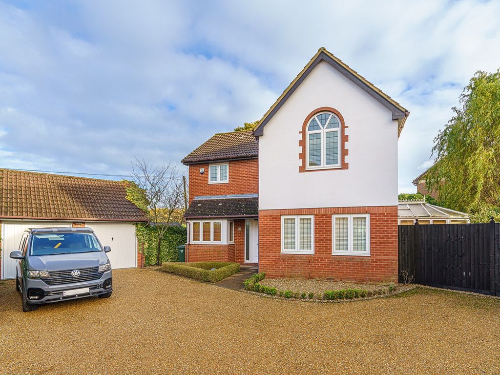 4 bed detached house for sale in Randolph Road, Bromley BR2, £850,000