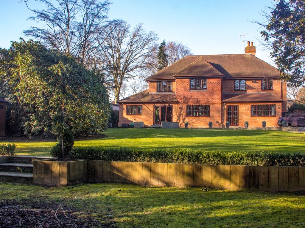 5 bed detached house to rent in Oak End Way, Woodham, Addlestone KT15 Zoopla