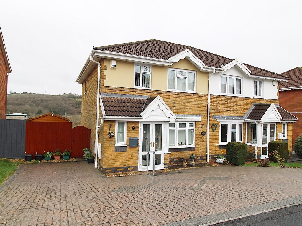 3 bed semidetached house for sale in Meadow Close, Thomastown