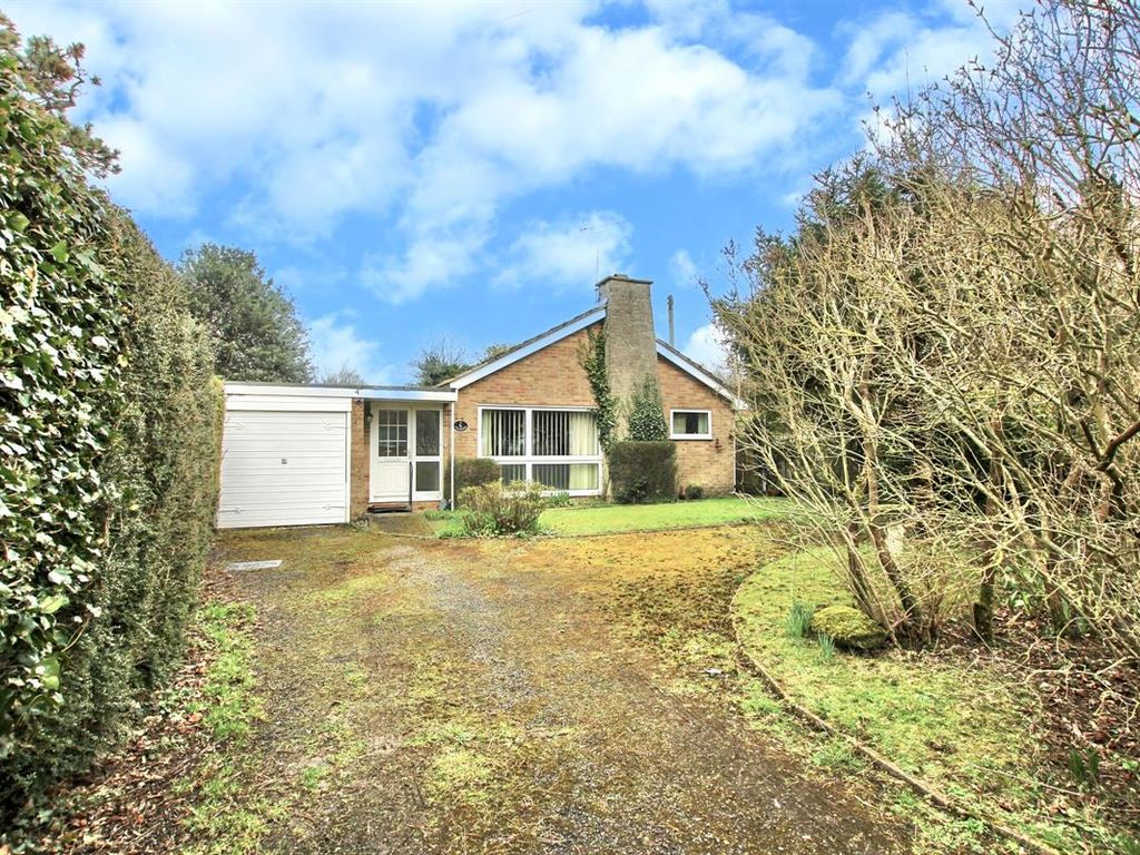 3 bed bungalow for sale in Valmore, Approach Road, Shepherdswell, Dover