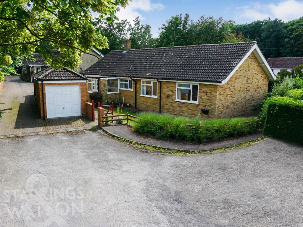 3 bed detached bungalow for sale in St. Marys Close, Flixton, Bungay
