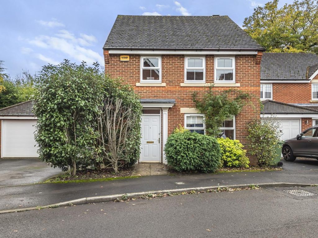 4 bed detached house for sale in Morley Gardens, Hiltingbury, Chandlers