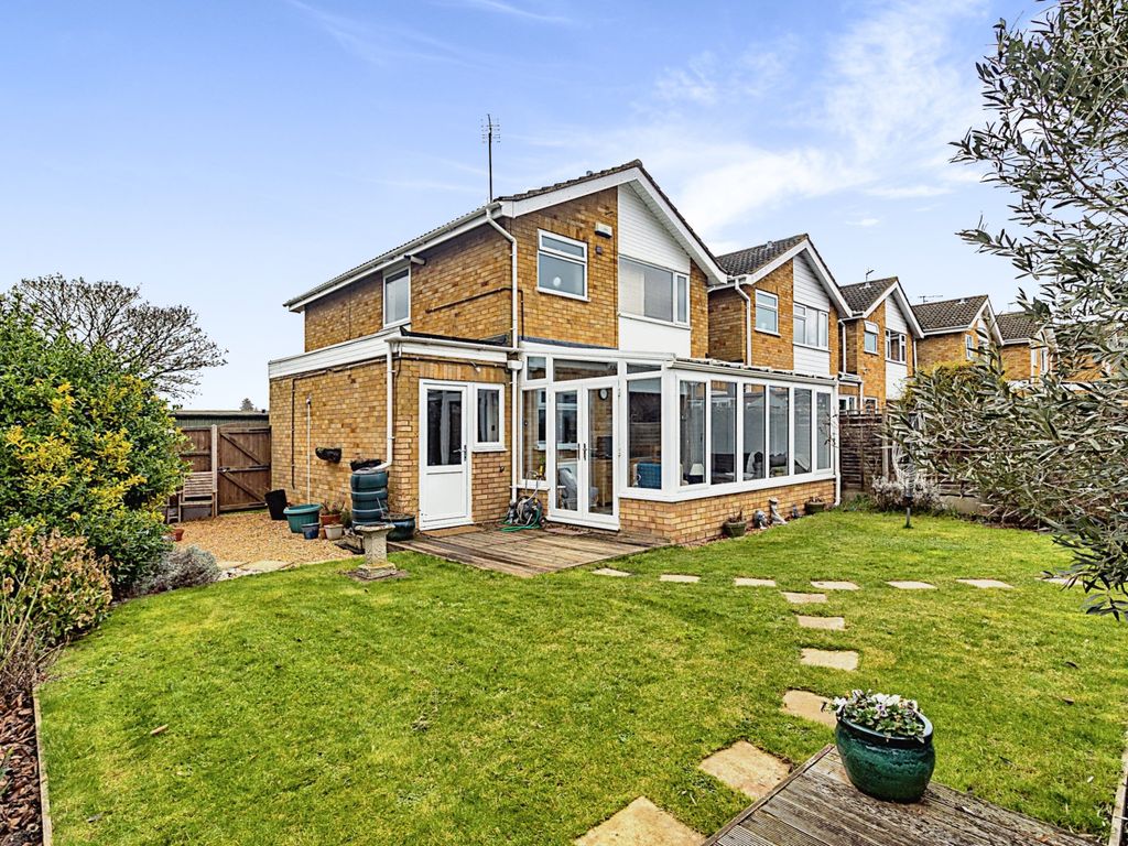 3 bed linkdetached house for sale in Slade Walk, Bedford MK41 Zoopla