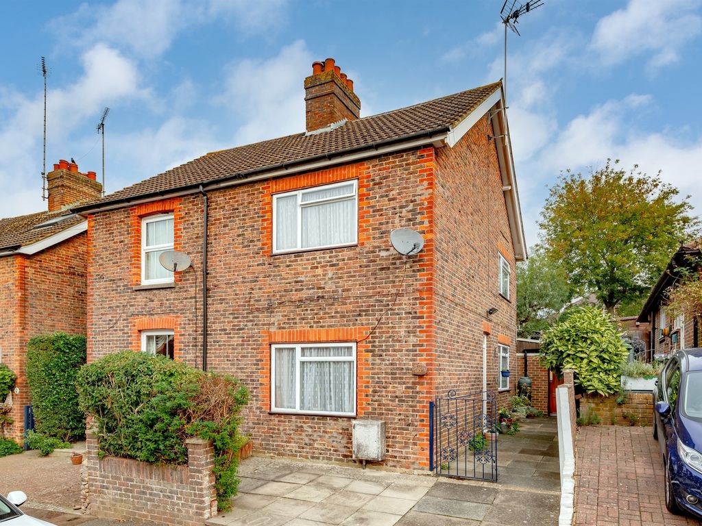 3 bed semidetached house for sale in Stockwell Road, East Grinstead RH19, £425,000 Zoopla