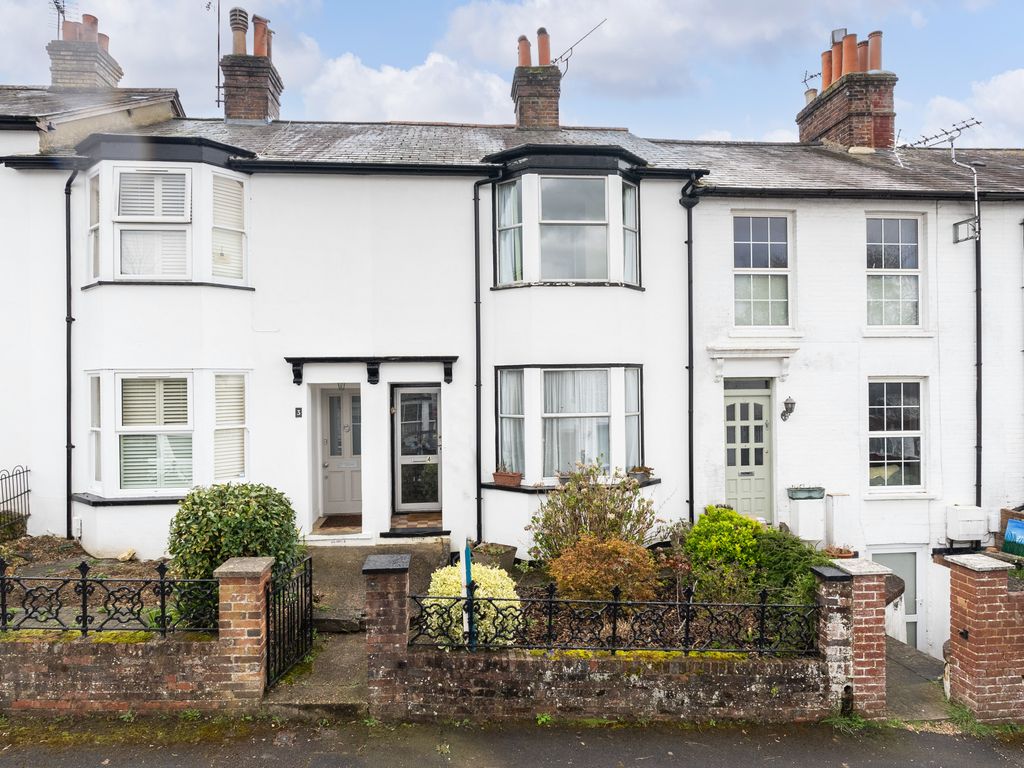 3 bed terraced house for sale in Harrow Close, Dorking RH4, £450,000