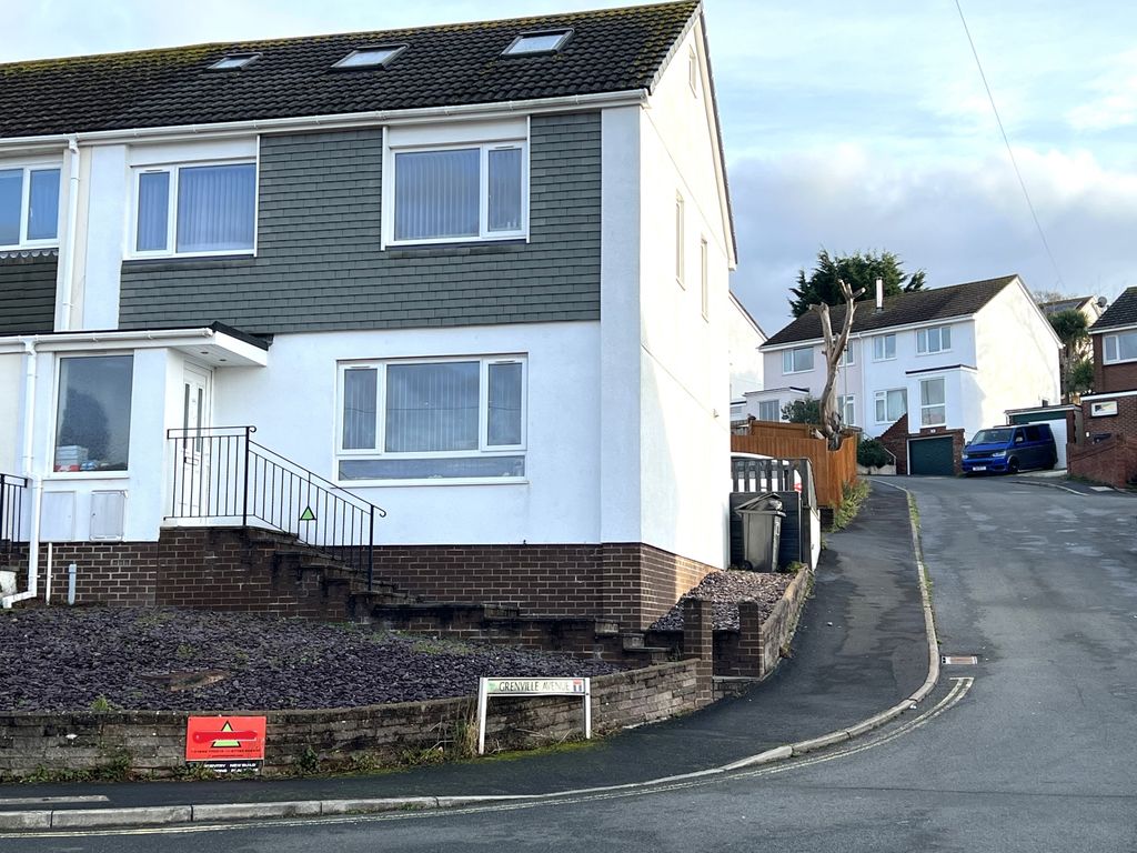 4 bed terraced house to rent in Higher Coombe Drive, Teignmouth, Devon