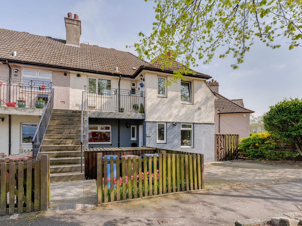 3 bed flat for sale in Findlay Crescent, Rosyth, Dunfermline KY11, £