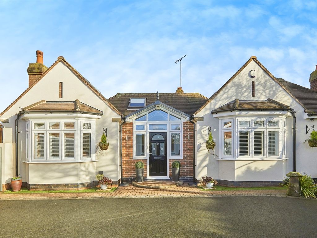 3 bed detached bungalow for sale in Rolleston Road, BurtonOnTrent DE13, £500,000 Zoopla