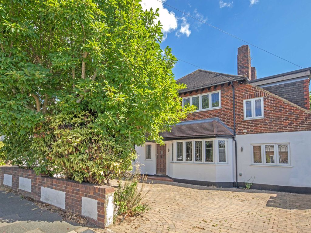 4 bed detached house for sale in Woodlands Avenue, New Malden KT3 Zoopla