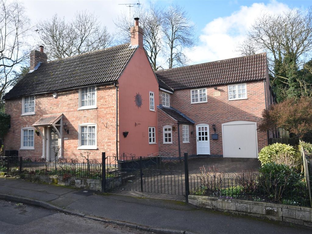 5 bed detached house for sale in Chapel Lane, Coddington, Newark NG24