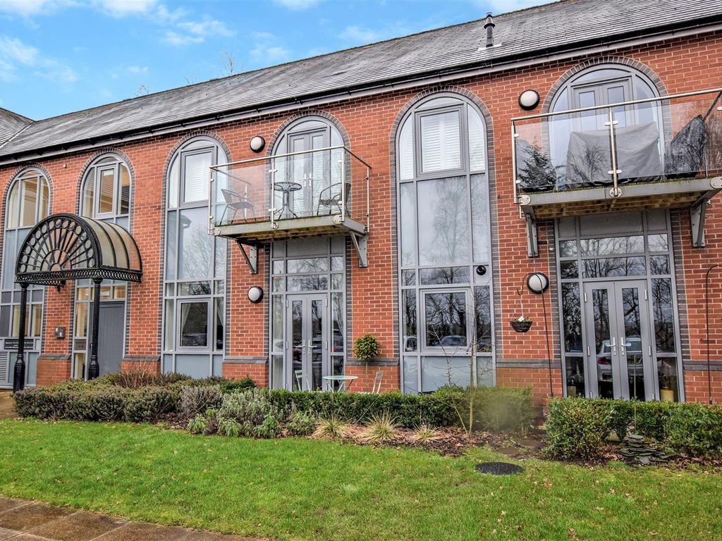 2 bed flat to rent in Hampton Court, 55 Marsh Lane, Solihull, West