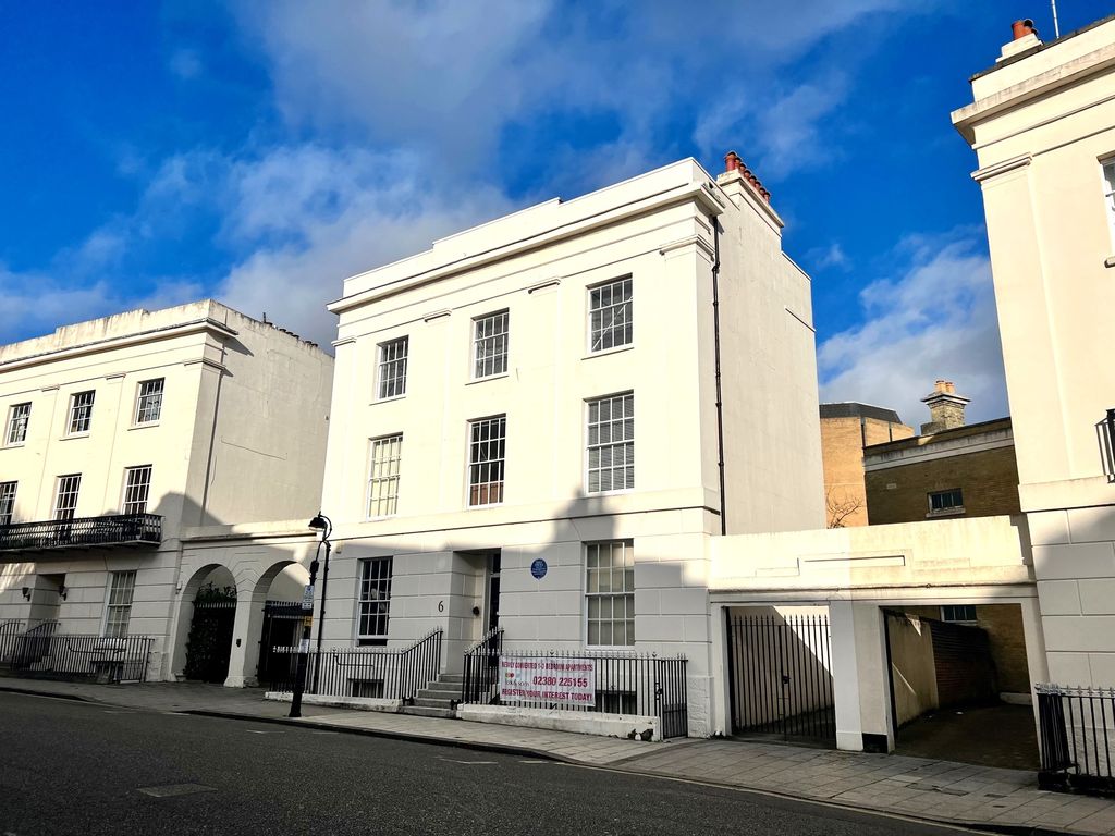 New home, 2 bed flat for sale in Carlton Crescent, Southampton SO15, £