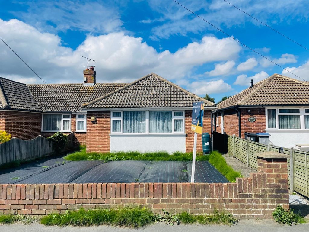 2 bed semidetached bungalow for sale in Woodnesborough Road, Sandwich