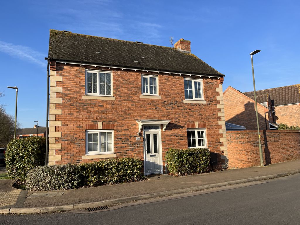 3 bed detached house for sale in Cambrian Road, Walton Cardiff GL20