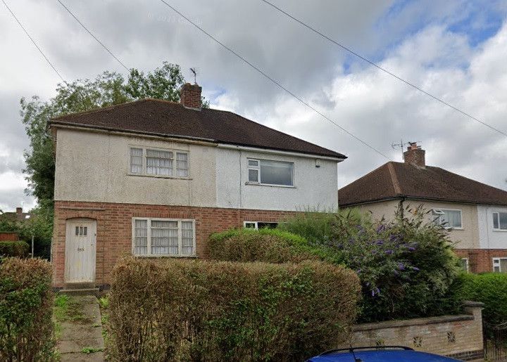 3 bed semidetached house for sale in Manor Gardens, Leicester