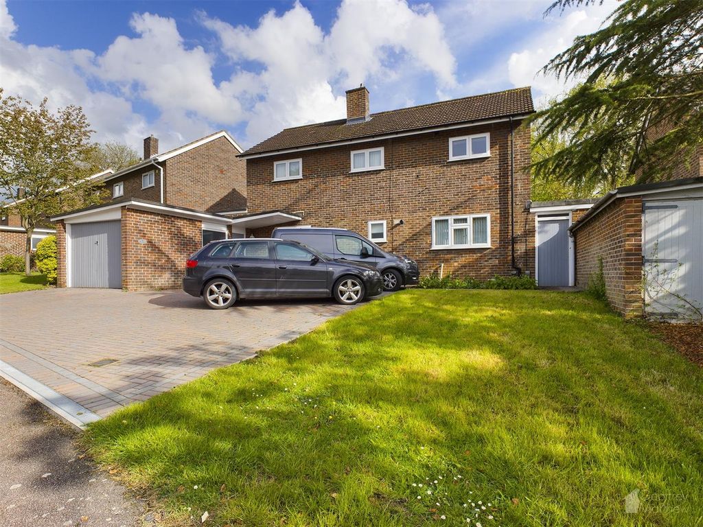 3 bed detached house for sale in Broomfield, Harlow CM20 Zoopla