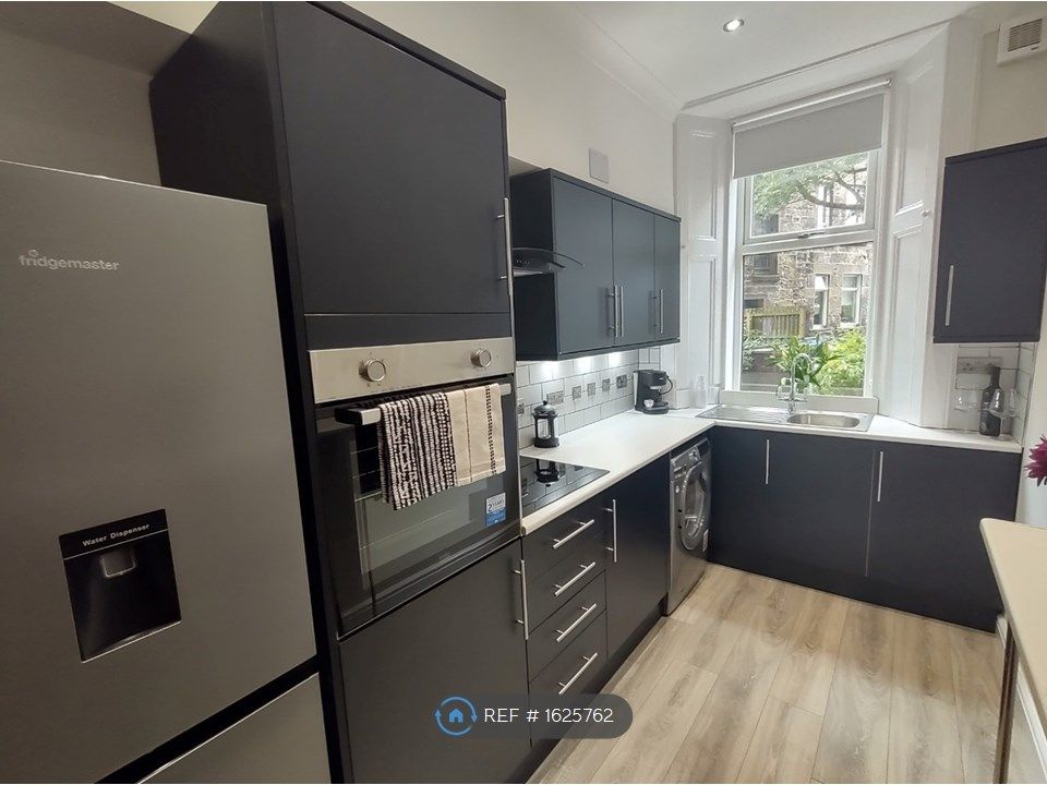 2 bed flat to rent in Greenock Road, Paisley PA3 Zoopla