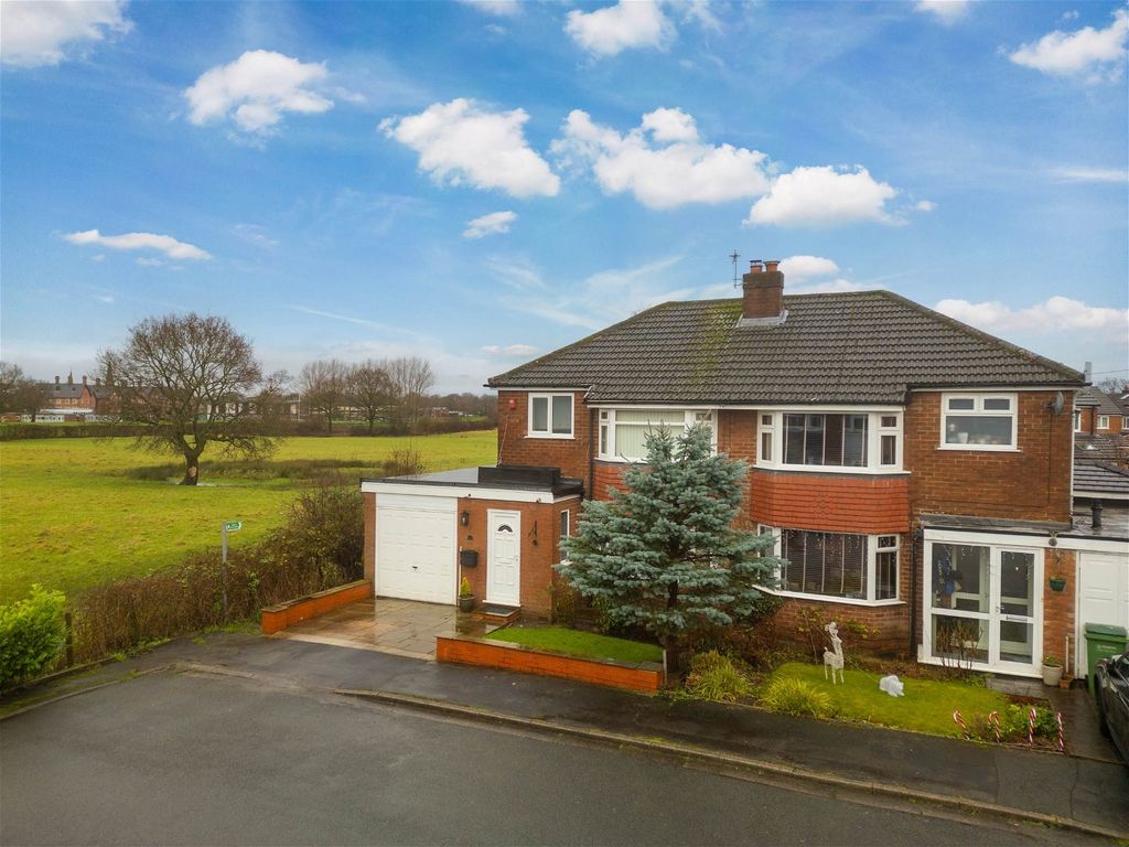 3 bed semidetached house for sale in Farnham Close, Cheadle Hulme SK8