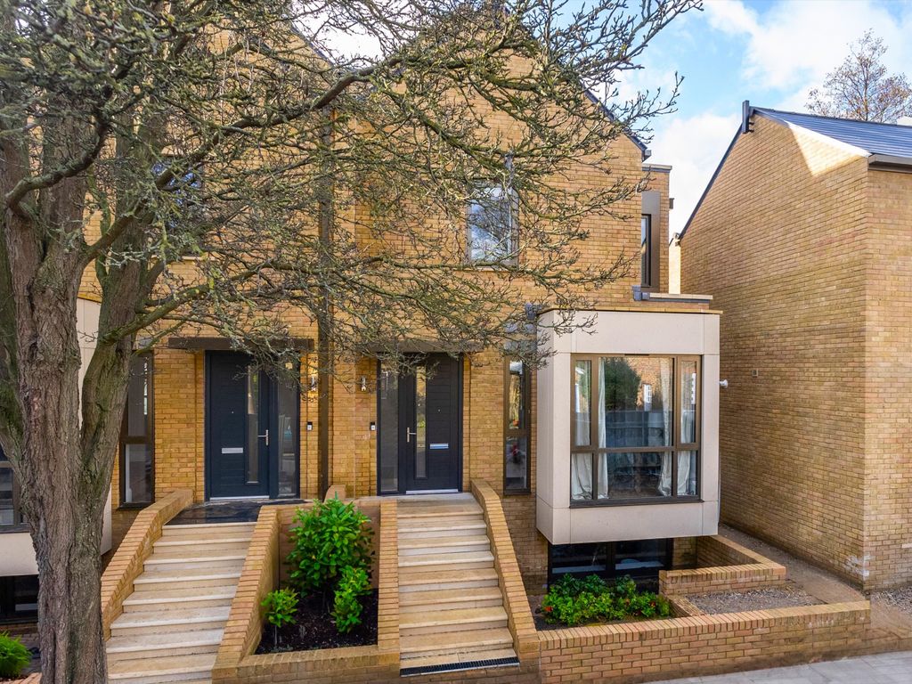 New home, 4 bed semidetached house for sale in Gilkes Crescent