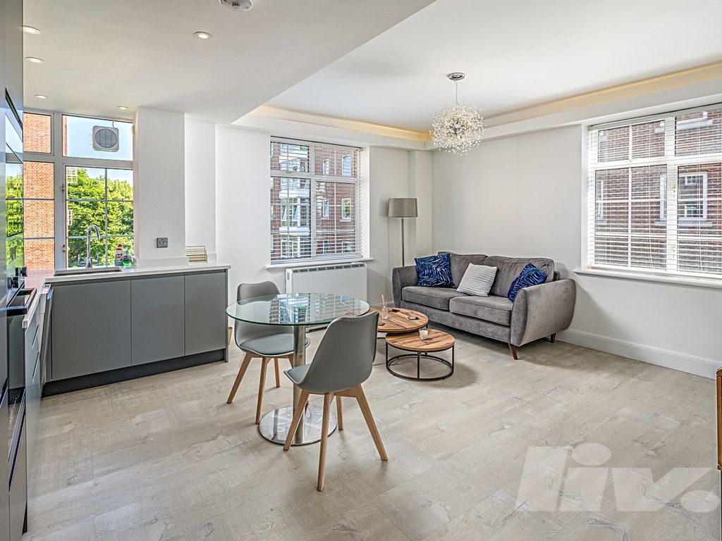 1 bed flat to rent in Langford Court, Abbey Road, St John's Wood NW8, £