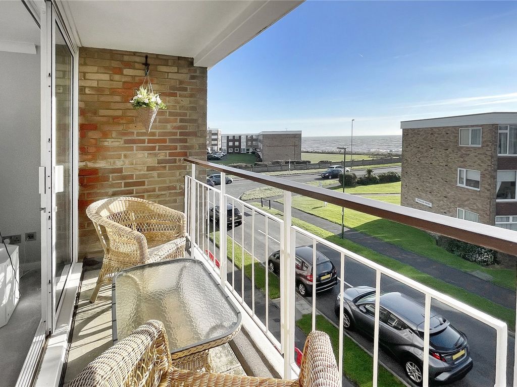 3 bed flat for sale in Norfolk Court, Chanctonbury Road, Rustington